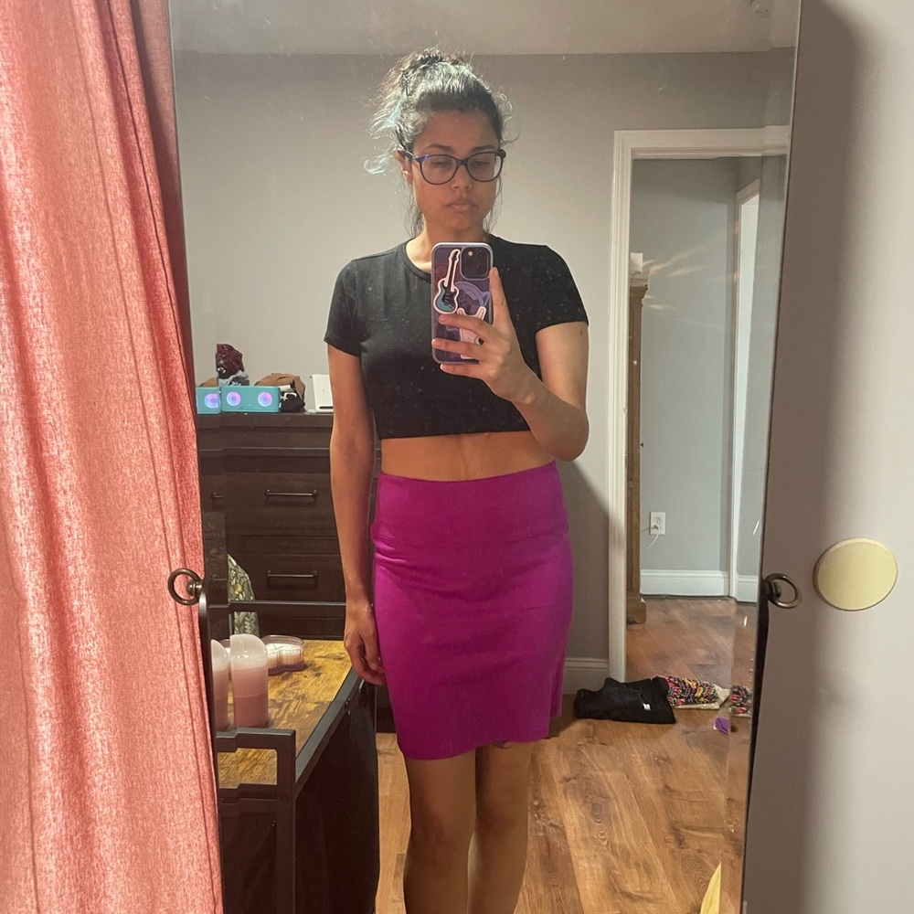 Xhilaration Women’s Medium Fuschia Body Con Skirt